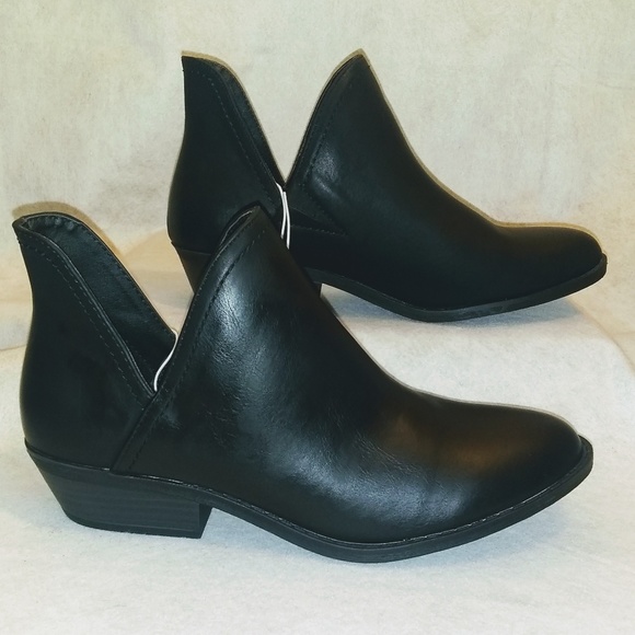 Women Nora V-Cut Ankle Booties Universal Thread - Picture 3 of 8